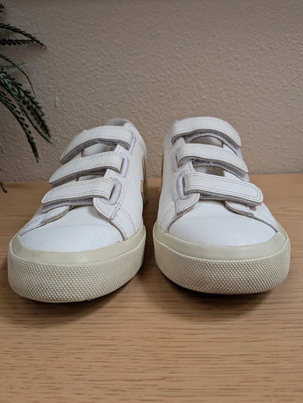VEJA Extra White Platine Recife Logo Leather Rose Gold Sneakers Size 7
